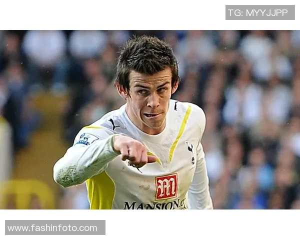 当今足坛超级巨星的崛起与荣耀:梅西、C罗与新生代球员的较量 当今足坛超级巨星的崛起与荣耀:梅西、C罗与新生代球员的较量